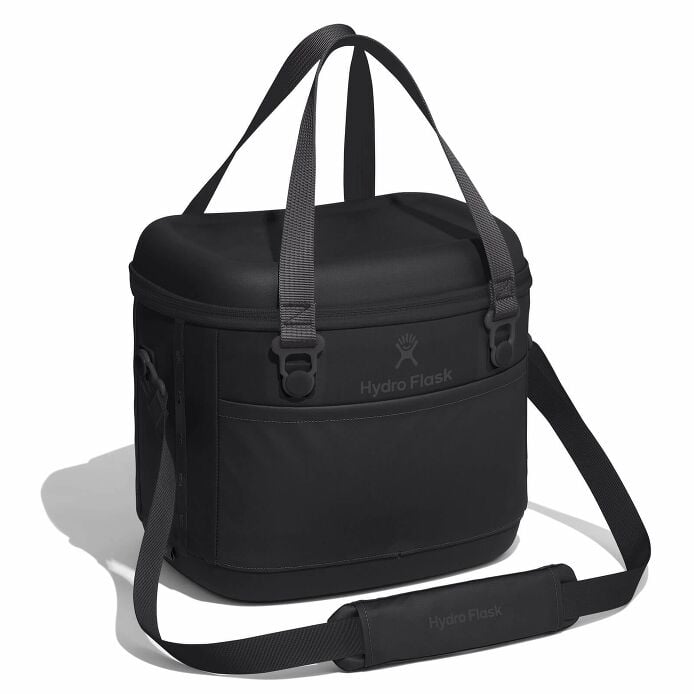 game-day-bundle-p8 12pco001-carryout-cooler-15l-black-angled_1_1.jpg