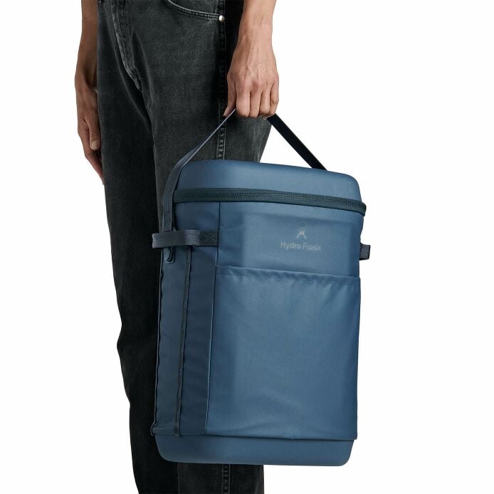 carryouttm-backpack-22-l-v1 250815_hydro_s26_hb_14597_6.jpg