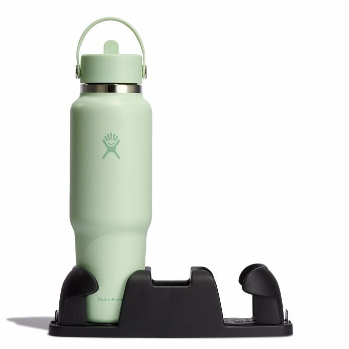 40-oz-travel-bottle-with-flex-straw-cap-n1 aloe-travel-bottle-in-cuplholder_3_3_1.jpg
