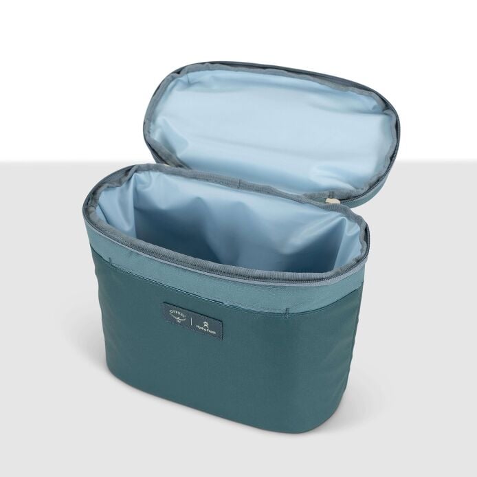 osprey-axis-x-hydro-flask-campus-essentials-bundle-e2 axisxhydroflask_s26_detail2_cascadeblue_10007249_1.jpg