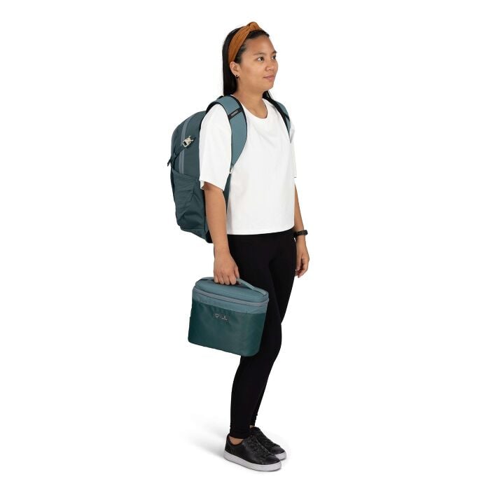 osprey-axis-x-hydro-flask-campus-essentials-bundle-e2 axisxhydroflask_s26_onbody1_cascadeblue_10007249_2.jpg