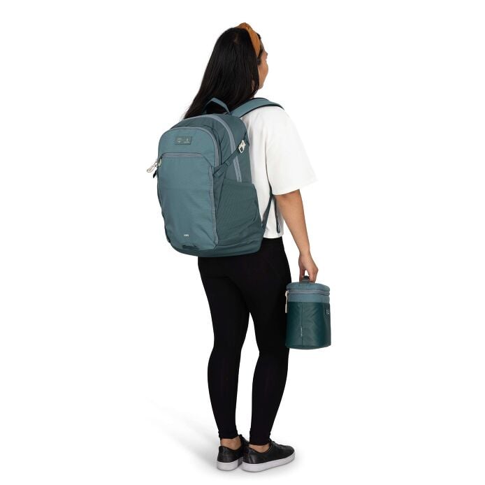 osprey-axis-x-hydro-flask-campus-essentials-bundle-e2 axisxhydroflask_s26_onbody2_cascadeblue_10007249_2.jpg