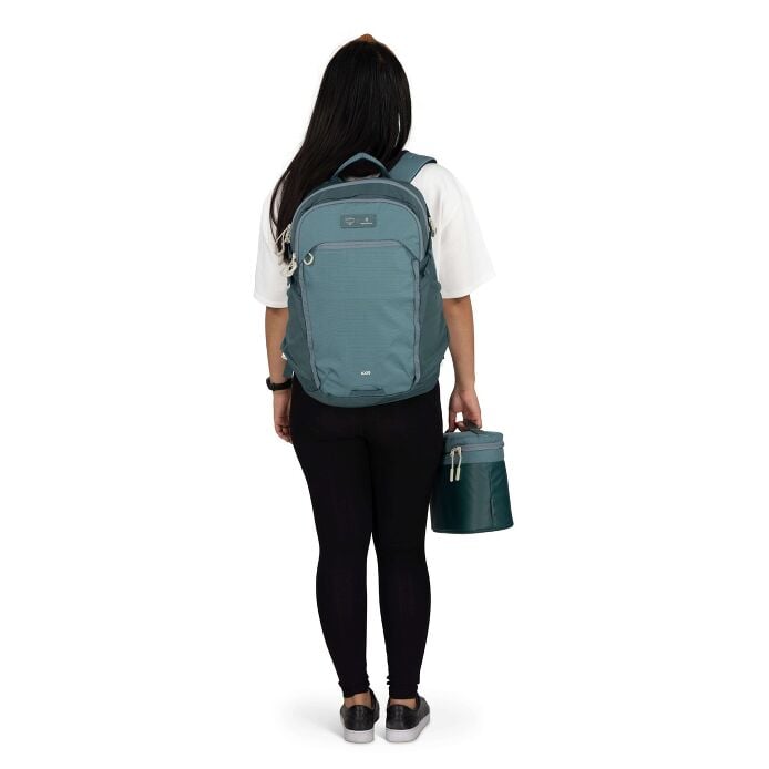 osprey-axis-x-hydro-flask-campus-essentials-bundle-e2 axisxhydroflask_s26_onbody3_cascadeblue_10007249_2.jpg