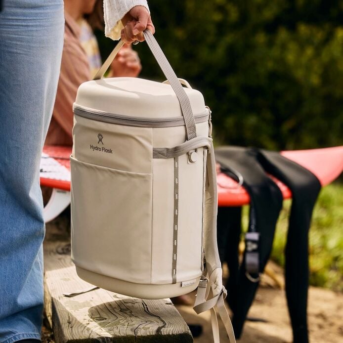 carryouttm-backpack-22-l-v1 hf_carryout_bouwer_d1_l1_torrey_pines_lifestyle_1444_2.jpg