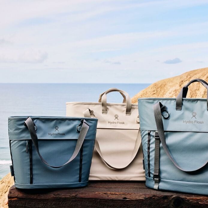 carryouttm-soft-cooler-tote-20-l-o6 hf_carryout_bouwer_d1_l1_torrey_pines_still_life_0055_9.jpg