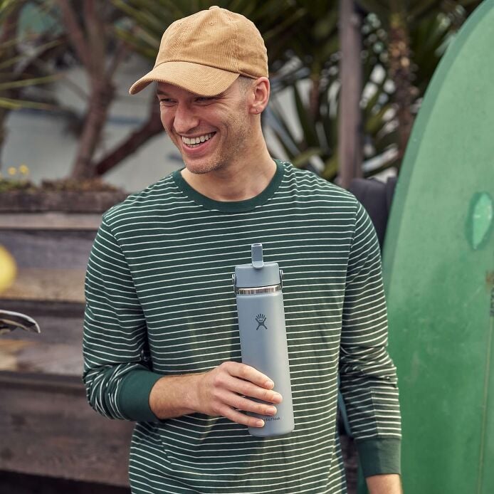 24-oz-wide-mouth-with-flex-straw-cap-w9 hf_s26_mcinnis_0232_13.jpg