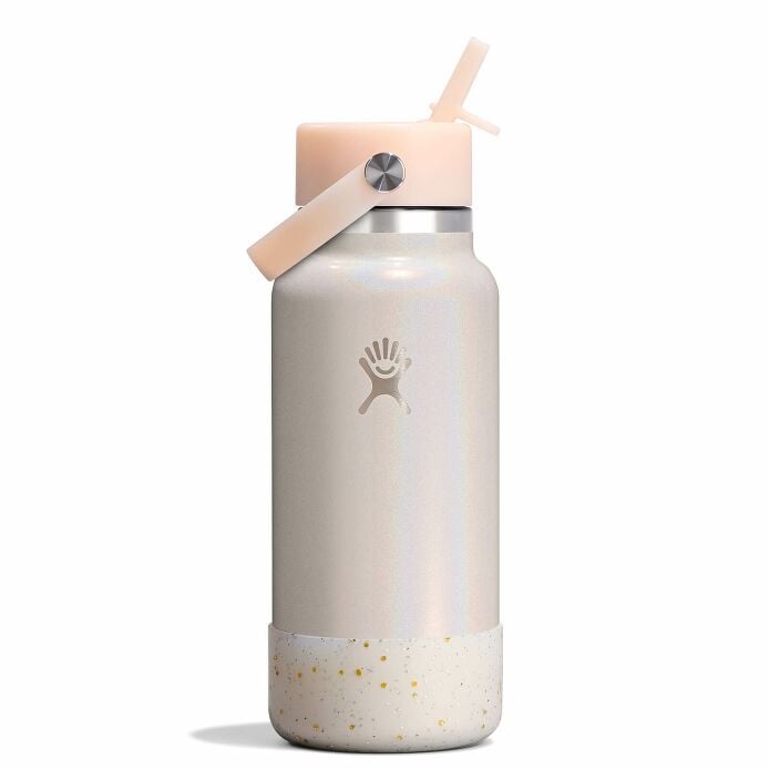 medium-boot-v8 le-f25w32-g-32-oz-wide-flex-straw-cap-glimmer-cream-straight-withboot_1_1_1.jpg
