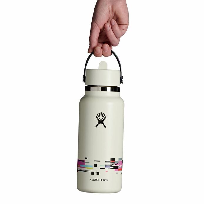 glitch-collection-32-oz-bottle-with-flex-straw-cap-f1 le26-w32-1006-32-oz-wide-flex-straw-cap-glitch-white-hb.jpg