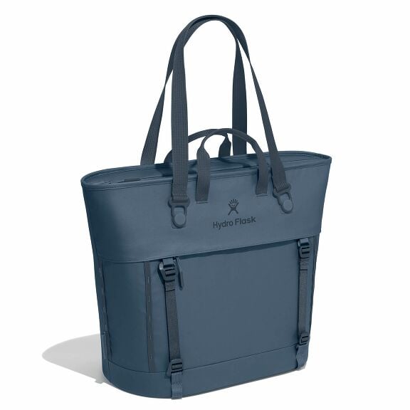 carryouttm-soft-cooler-tote-30-l-a0 maxiit384-carryout-tote-30l-harbor-blue-angled_1_1.jpg