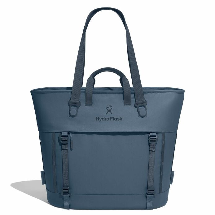 carryouttm-soft-cooler-tote-30-l-a0 maxiit384-carryout-tote-30l-harbor-blue-straight.jpg