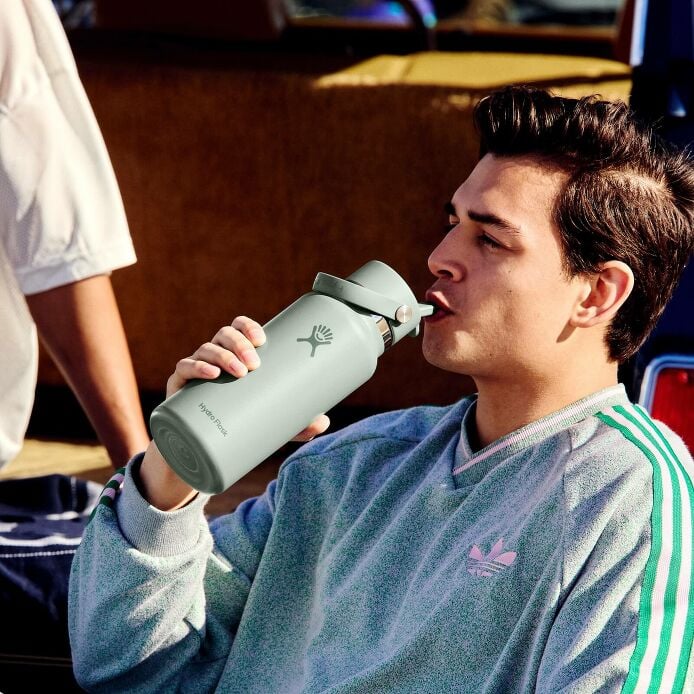 32-oz-wide-mouth-with-flex-straw-cap-c9 s25_tailgating_brouwer_exp-2028-06-01_04-6336_1__5.jpg